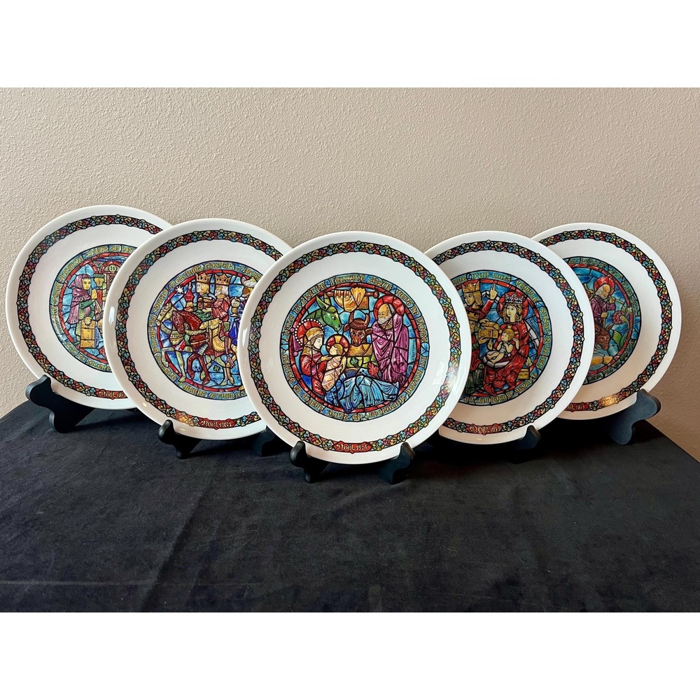 D'Arceau Limoges Noel Vitrail Collector Plates Set of 5 Christmas France Vintage